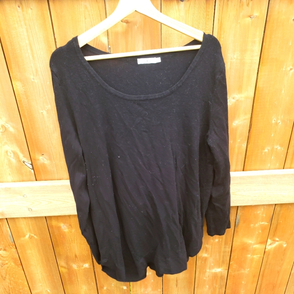 Rickis XL open neck sweater with shirttail hem